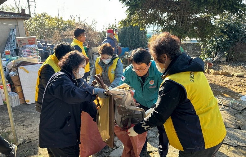 2._고흥군,_은둔형_외톨이_가정_환경정비_나서_(2)_.jpg